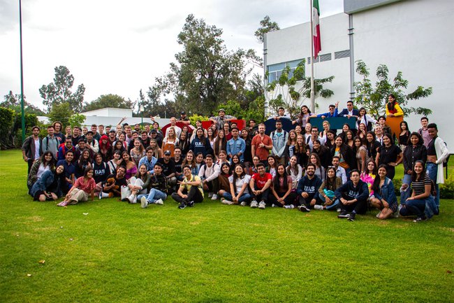 Gruppenfoto an der Universität Guadalajara