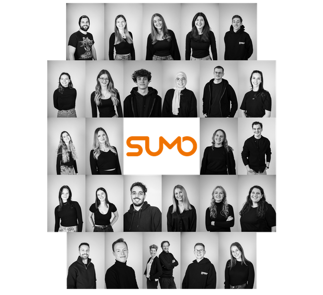Collage von Fotos von Studierenden mit dem SUMO Magazin, aufgeklappt über ihrem Kopf