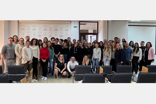 Gruppenbild KlasseCC Mitarbeiter Babes-Bolyai Universität.jpg