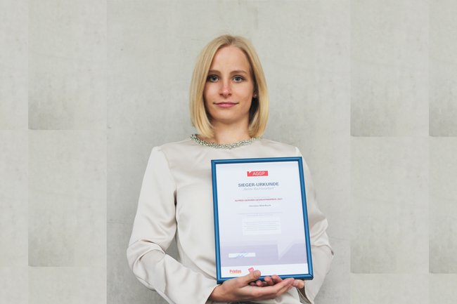 Christine Mittelbach, Absolventin des Studiengangs Marketing & Kommunikation, gewinnt beim Alfred Gerardi Gedächtnispreis