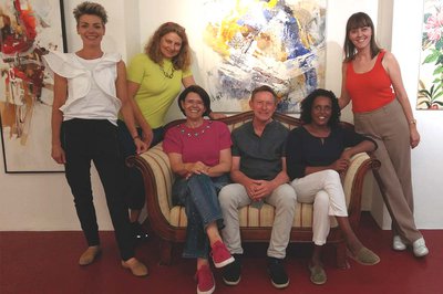 Copyright: Martina Knoll (v.l.n.r.: Sigrid Lumetsberger, Angela Berger, Andrea Reithmayer, Otfried Knoll, Hirut Grossberger, Nina Avramovic-Trninic) Bahnbranche: Frauen in Führungspositionen