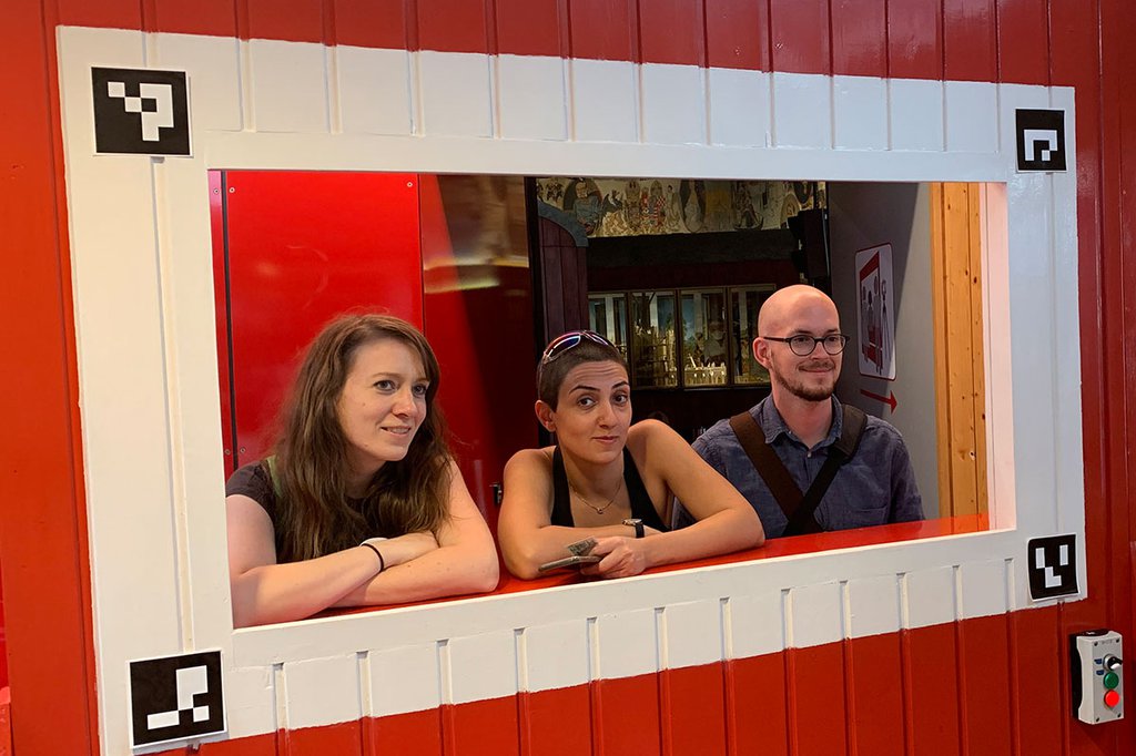 Das Projektteam beim Souvenirfotostand beim Wiener Riesenrad