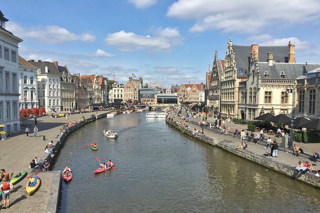 Paddeln am alten Hafen von Gent
