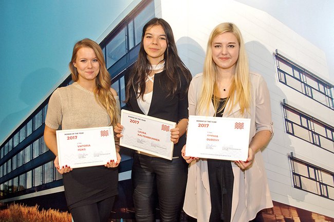 Siegerfoto (v.l.n.r.): die Zweitplatzierte Viktoria Feiks, „Rookie of the Year“ Laura Kaltenbrunner und die Drittplatzierte Sophia Dubovy.