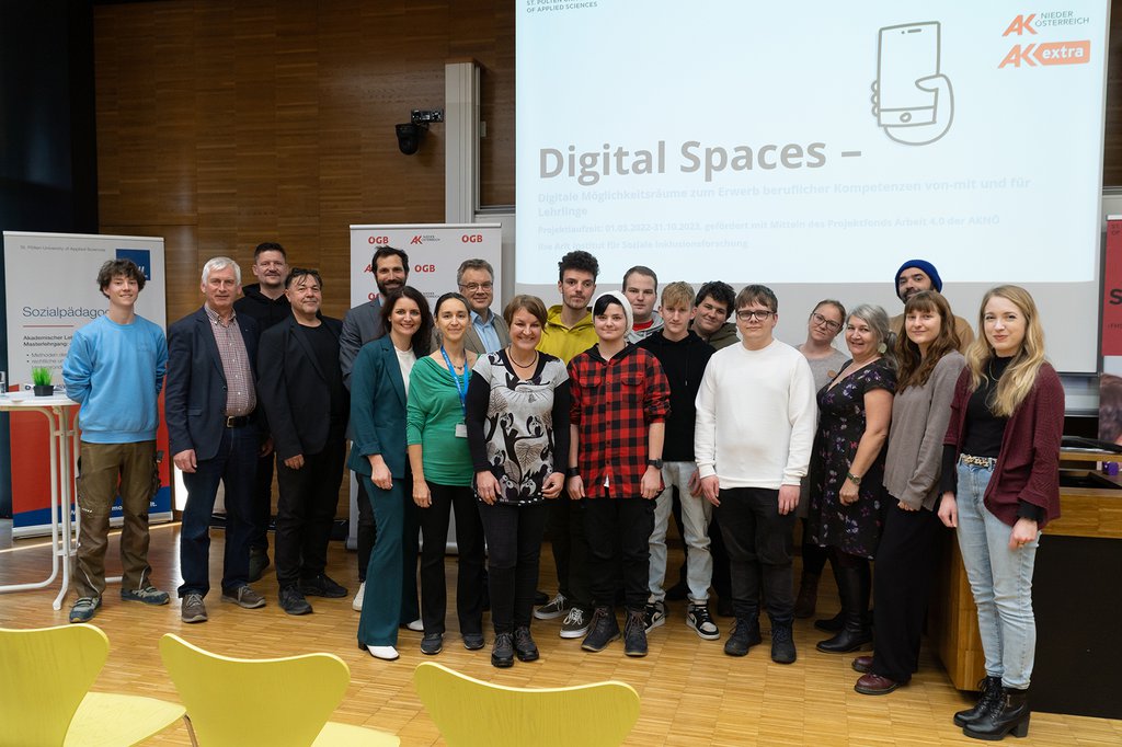 Gruppenfoto bei der Projekt-Abschlusspräsentation.