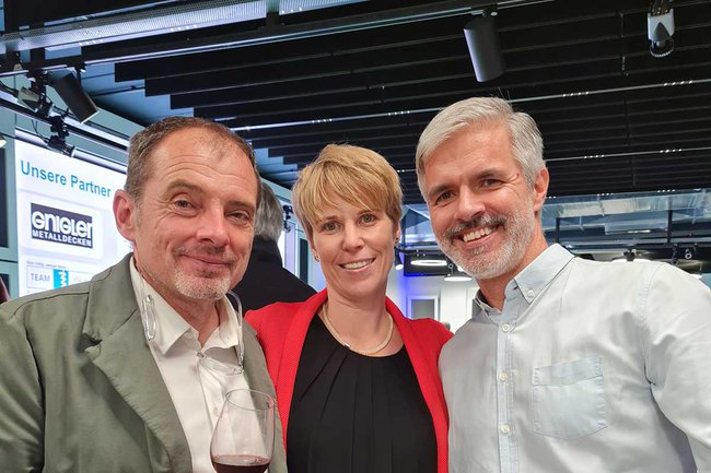 Copyright: FH St. Pölten / B. Wondrasch (am Bild: Christian Fink, Gründer von MOTUM, Barbara Wondrasch, Lehrgangsleiterin GAIT und Martin Metz, Geschäftsführer des Physiozentrum für Weiterbildung) Gruppenfoto Christian Fink, Barbara Wondrasch und Martin Metz