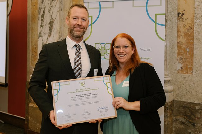 Stefan und Cornelia Rottensteiner bei der Verleihung des Best-Practice-Awards durch Bundesminister Rauch