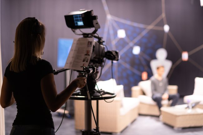 Copyright: FH St. Pölten / Laura Breban Studierende der Studiengänge Digitale Medientechnologien und Media & Kommunikationsberatung setzen zwei Studioproduktionen um