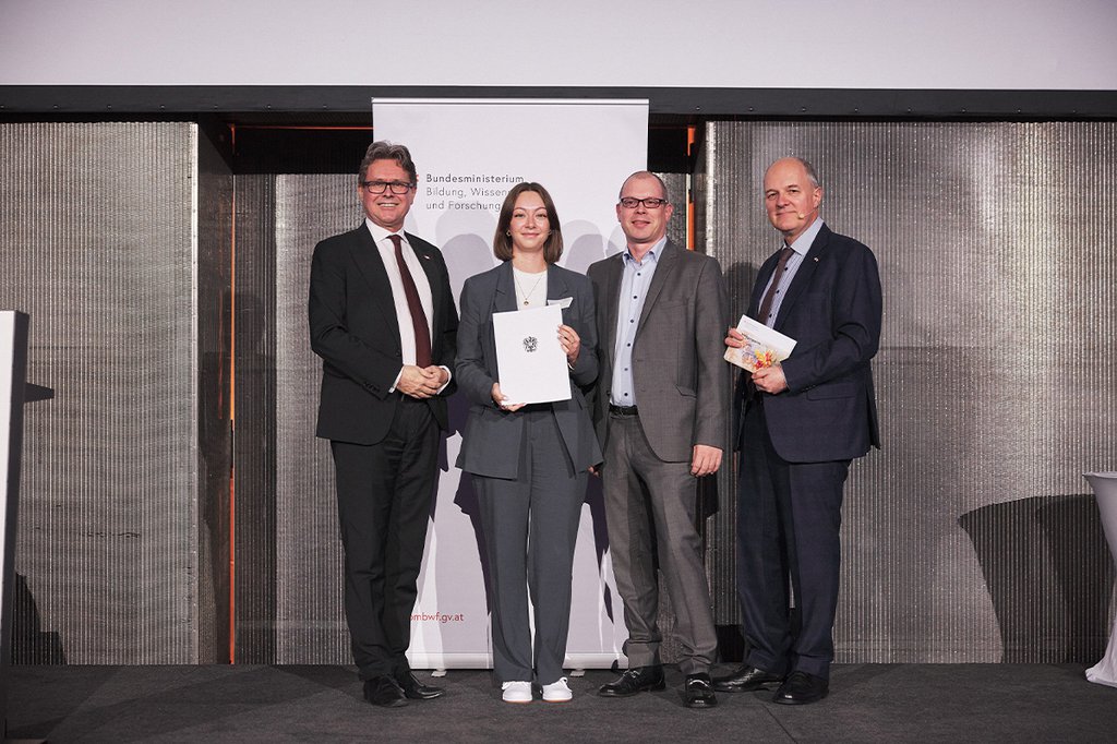 BM Martin Polaschek, Verena Simlinger, Harald Wimmer, Moderator (v.l.n.r.)