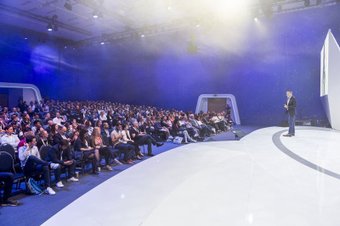 DMEXCO_Konferenz_Alexander-Nick_Dan-Taylor_009-(c)-koelnmesse.jpg
