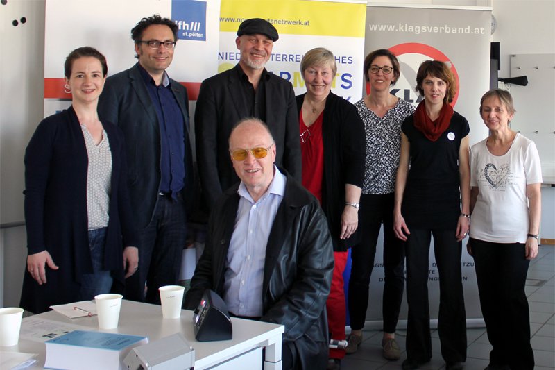 Stehend: Angelika Kartusch, Volker Frey, Erich Fenninger, Christine Rosenbach, Daniela Almer, Barbara Bühler, Monika Vyslouzil; sitzend: Gerhard Fechter