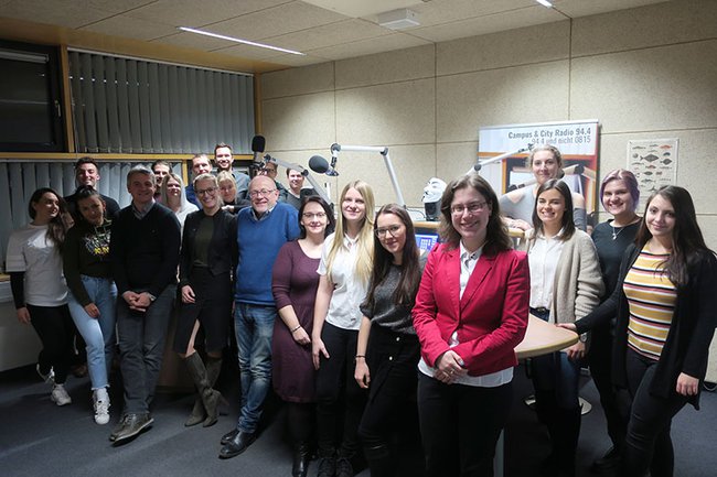 Gegen Ende des Semesters präsentierten Medienmanagement-Studierende ihre Radio-Konzepte vor einer Fach-Jury.