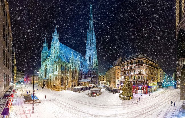 Snow at the St. Stephen's Cathedral, Vienna 