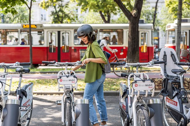 Wien-Mobil-Rad-Ausleihe-Strassenbahn.jpg