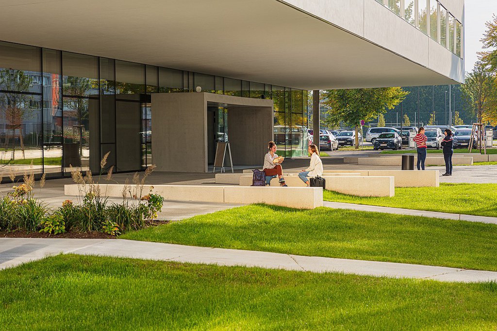 What Should a European University Be Like?